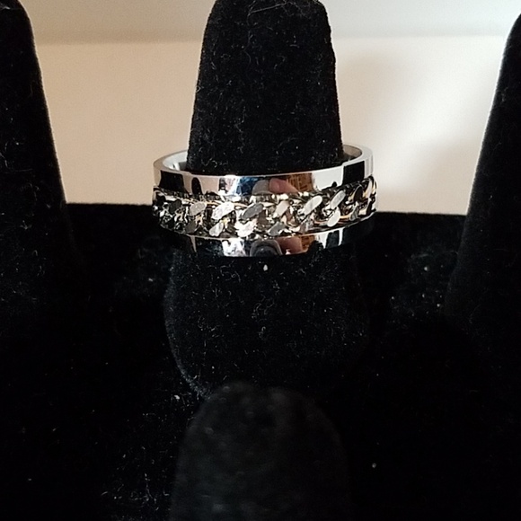 Silver Tone Chain Accented Band Ring - Picture 1 of 3